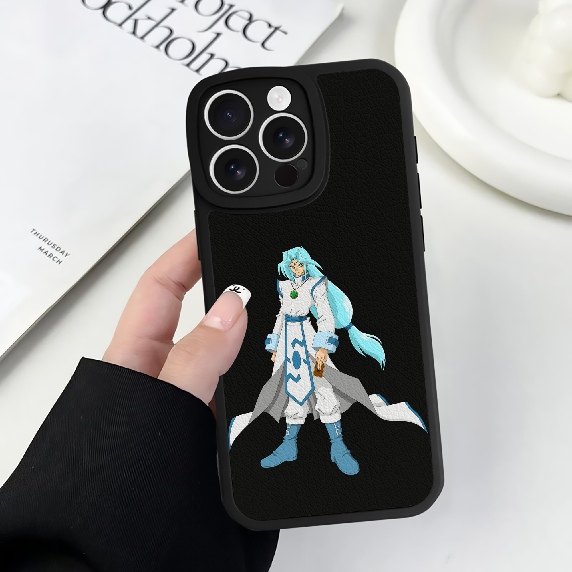 遊☆戯☆王 Yu-Gi-Oh! 【iPhone 16シリーズ対応】シリコンスマホケース（レザー調） 材質：シリコン